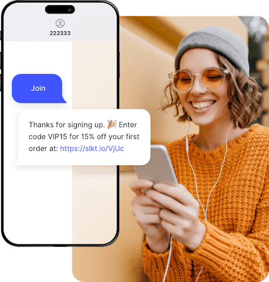 An ecommerce shopper receives an SMS auto-reply with a discount code sent through SlickText